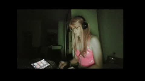 Sophie Cross online show from July 4, 1:12 am