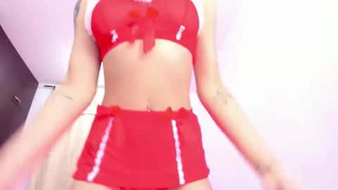 Snapshot of sophiee_grey chatting on December 27, 1:43 am sophiee_grey online show from December 27, 1:43 am