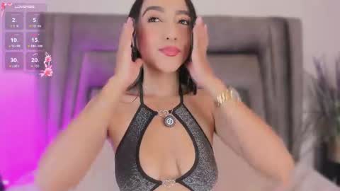 Sophie  online show from July 8, 11:15 am