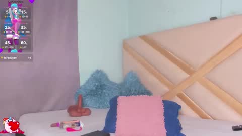 Snapshot of sophiee_sweets chatting on November 2, 10:23 pm Shophiee online show from November 2, 10:23 pm