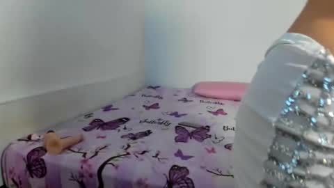 Snapshot of sophiee_veryhot chatting on November 6, 8:54 pm sophiee veryhot online show from November 6, 8:54 pm