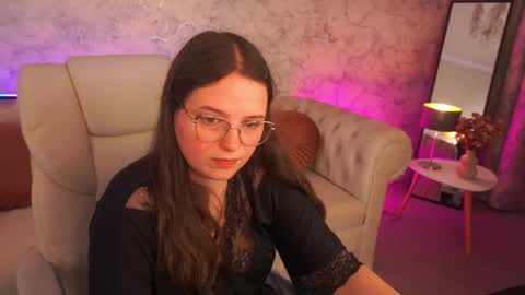 Snapshot of sophieedreams chatting on October 27, 4:00 pm sophieedreams online show from October 27, 4:00 pm