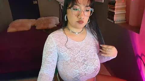 sophiejuicy_ online show from January 18, 9:40 pm