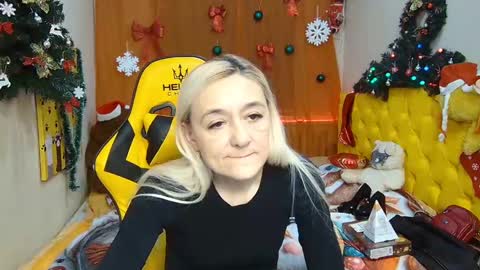 sophiekittyy online show from December 26, 10:37 am