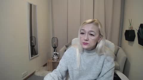 sophiekittyy online show from February 12, 7:47 am