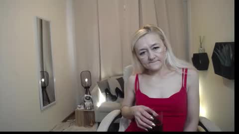sophiekittyy online show from February 28, 7:53 am