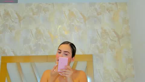 Snapshot of sophiekozlov chatting on December 22, 12:35 pm Sophie online show from December 22, 12:35 pm