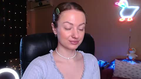 Snapshot of sophieleroux chatting on March 15, 11:49 am sophieleroux online show from March 15, 11:49 am