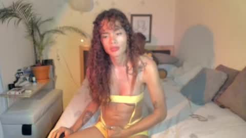 Snapshot of sophielondono21 chatting on March 1, 9:48 pm SofiTrans21 online show from March 1, 9:48 pm