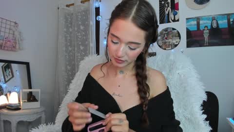 Sophie online show from February 5, 5:52 am