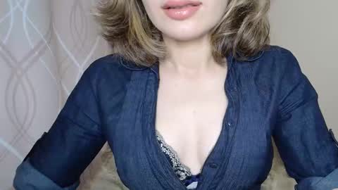 Snapshot of sophiemisss chatting on September 18, 10:06 am Sophiemisss online show from September 18, 10:06 am