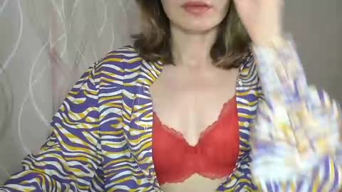 Snapshot of sophiemisss chatting on June 18, 9:47 am Sophiemisss online show from June 18, 9:47 am