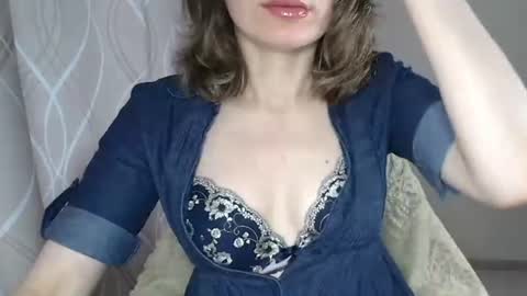 Snapshot of sophiemisss chatting on July 7, 6:27 am Sophiemisss online show from July 7, 6:27 am
