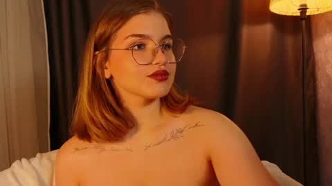 Sophie online show from July 4, 8:26 pm