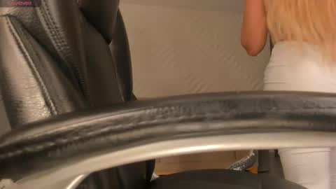 Sophie  Palmer online show from February 15, 12:36 pm