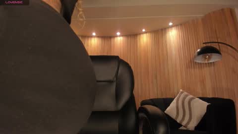 Sophie  Palmer online show from March 6, 11:28 am