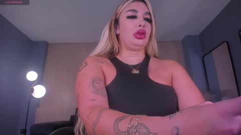Snapshot of sophiepalmerx chatting on May 20, 12:33 pm Sophie Palmer online show from May 20, 12:33 pm
