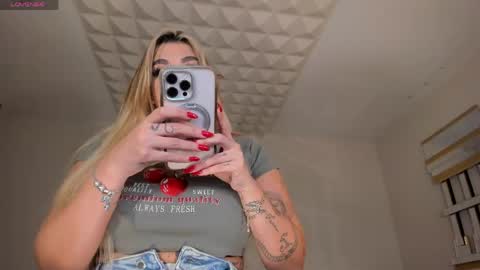 Snapshot of sophiepalmerx chatting on May 24, 11:59 am Sophie Palmer online show from May 24, 11:59 am