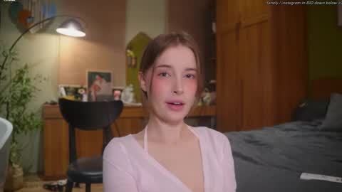 Snapshot of sophiephoria chatting on May 2, 6:02 pm Sophie Next stream 3 online show from May 2, 6:02 pm