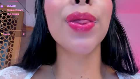 Snapshot of sophierooy chatting on October 9, 8:18 pm sophierooy online show from October 9, 8:18 pm