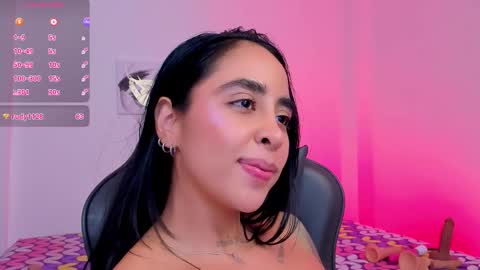 Snapshot of sophierooy chatting on October 16, 1:39 am sophierooy online show from October 16, 1:39 am