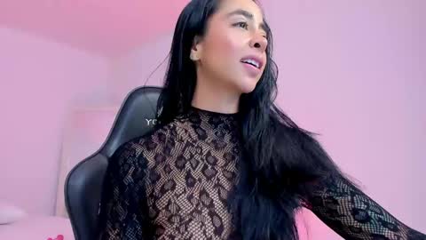 sophierooy online show from April 28, 2:33 pm