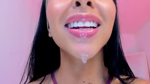 sophierooy online show from May 1, 2:32 pm