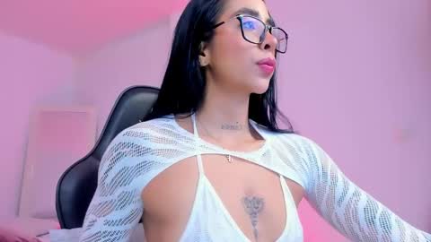 sophierooy online show from May 14, 2:24 pm