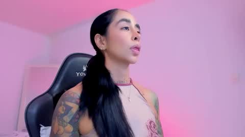 sophierooy online show from May 18, 11:43 pm