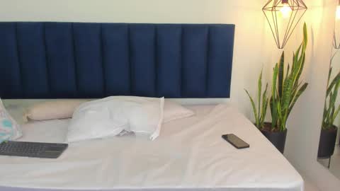 sophieturner_mg online show from December 3, 7:12 pm