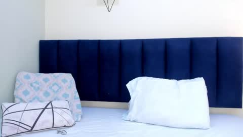 sophieturner_mg online show from May 15, 7:10 pm