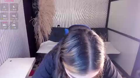 sophiewatson_ online show from June 22, 2:03 pm