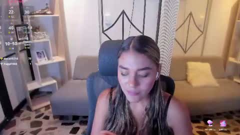 sophiewatson_ online show from June 27, 5:56 am