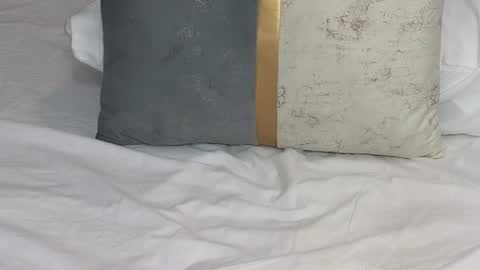 SophieWild online show from March 2, 7:15 am