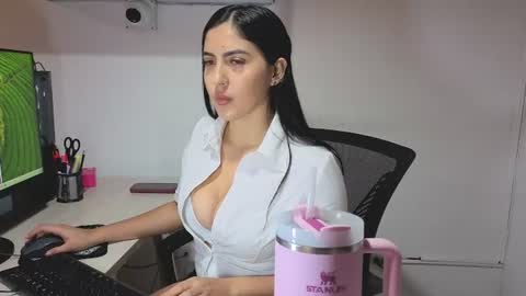 Sophiee online show from June 11, 12:32 am