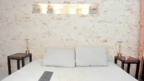 Snapshot of sophiie_lane chatting on June 10, 11:31 am SOPHIEE online show from June 10, 11:31 am