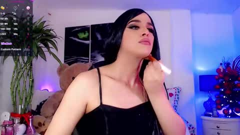 Sophie Sweet online show from December 23, 5:17 am