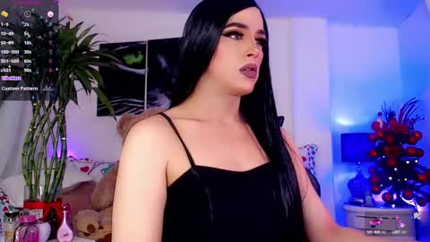 Sophie Sweet online show from December 25, 7:03 am