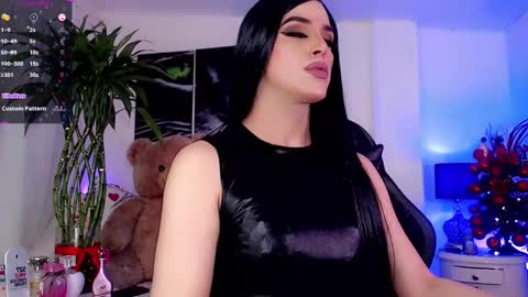 Sophie Sweet online show from December 25, 10:28 am