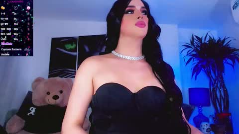 Sophie Sweet online show from October 26, 9:15 am