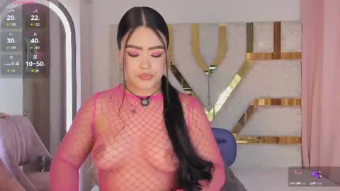 Snapshot of sophy_champagne chatting on June 16, 12:46 am sophy online show from June 16, 12:46 am