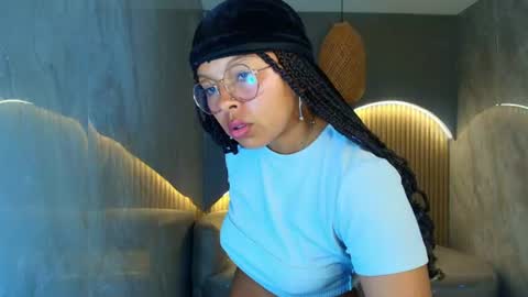 Sophy  online show from June 10, 7:24 pm