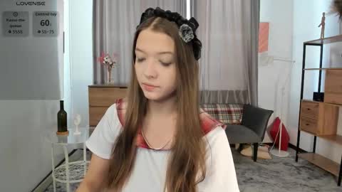 Snapshot of sophystarks chatting on December 15, 8:07 am Emilia You can call me Emmy online show from December 15, 8:07 am