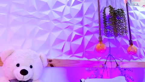 Sophie online show from June 4, 4:35 pm