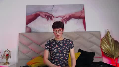 soro_lovelyboy online show from September 13, 3:17 am