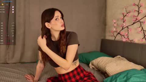 Snapshot of soshyemmyyy chatting on November 10, 7:57 pm Emmy online show from November 10, 7:57 pm