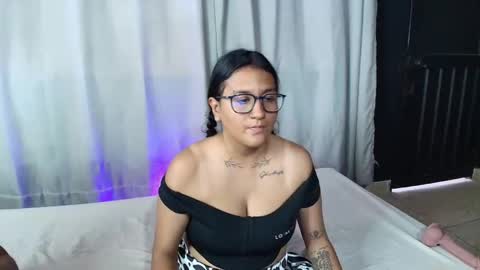 Soso And Esme online show from September 11, 9:37 pm