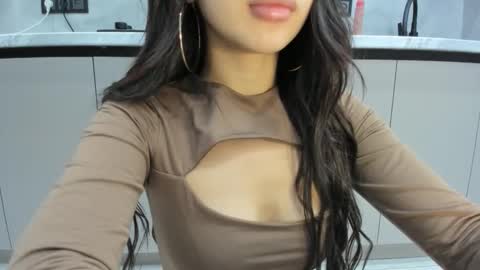 Mia online show from October 3, 12:29 am