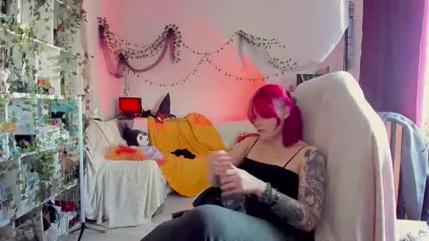 Leah online show from September 11, 3:01 pm