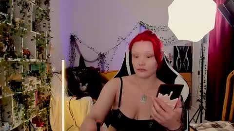Leah online show from September 20, 5:14 pm